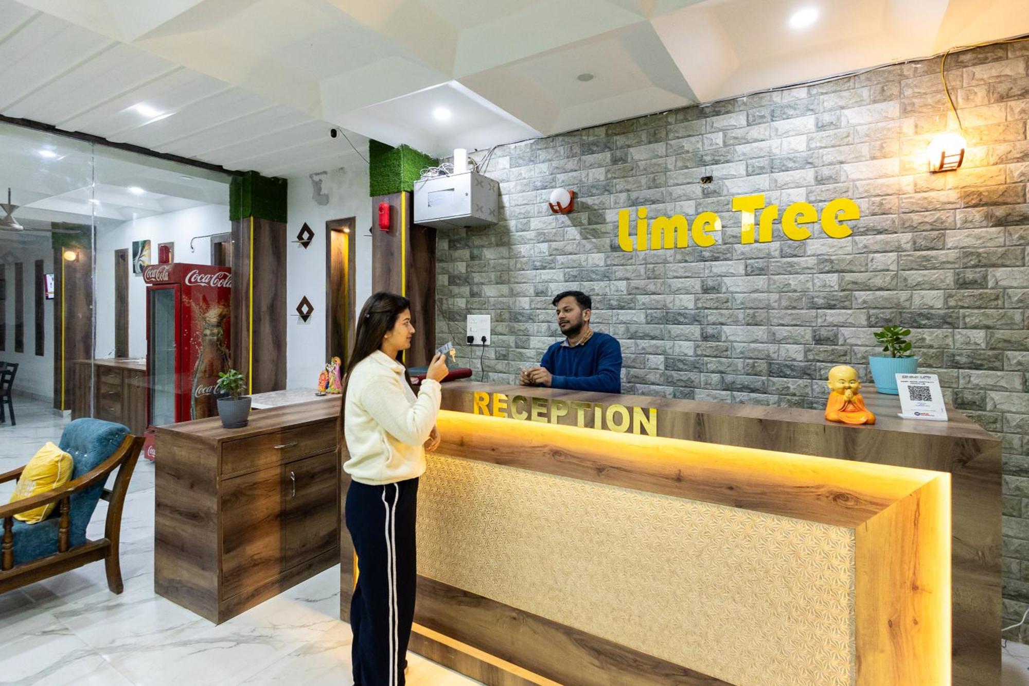 Lime Tree Hotel And Banquet Vrindavan Bagian luar foto