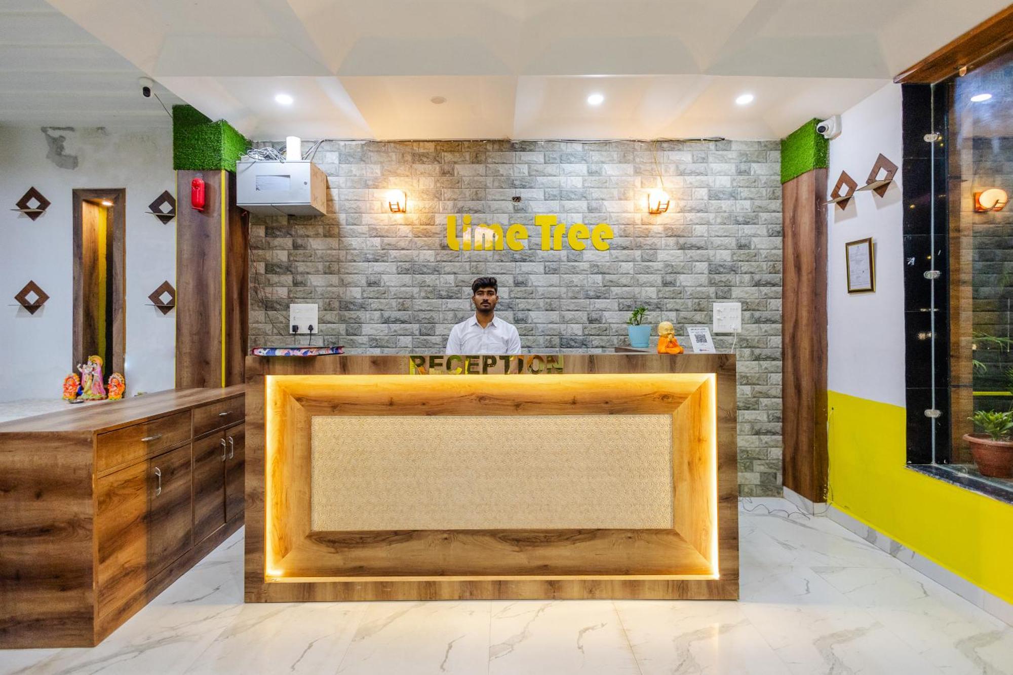 Lime Tree Hotel And Banquet Vrindavan Bagian luar foto