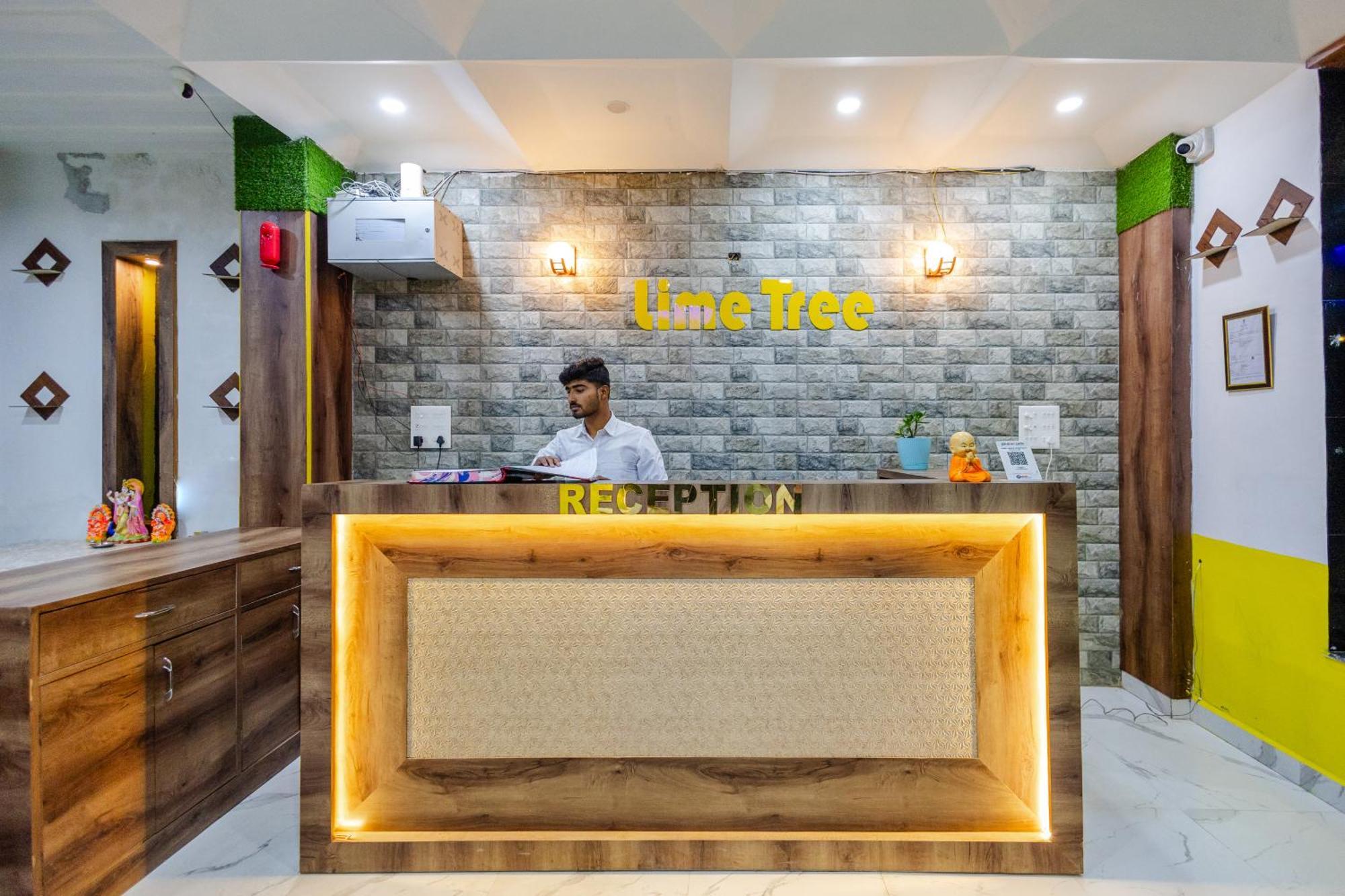 Lime Tree Hotel And Banquet Vrindavan Bagian luar foto