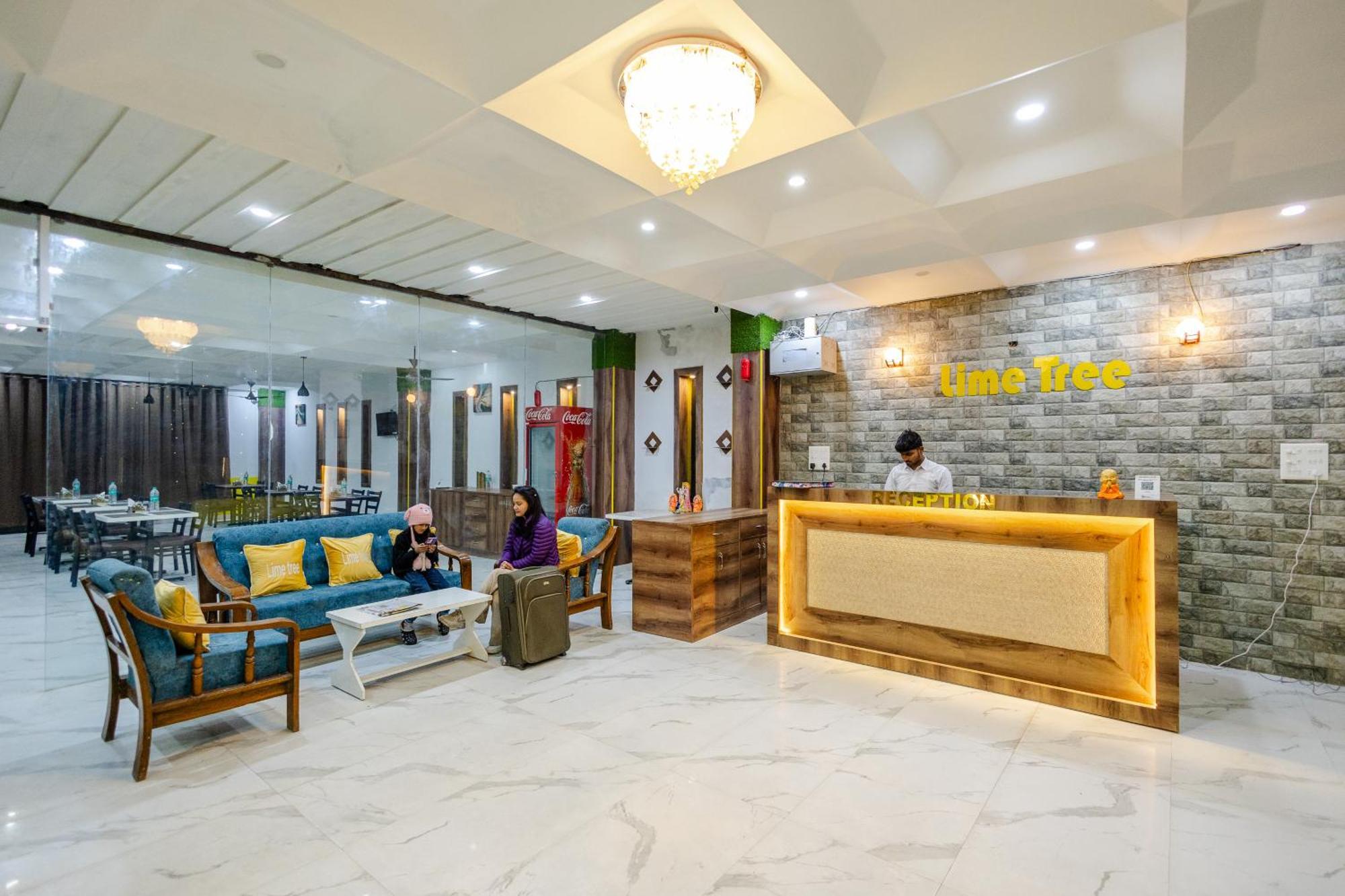 Lime Tree Hotel And Banquet Vrindavan Bagian luar foto