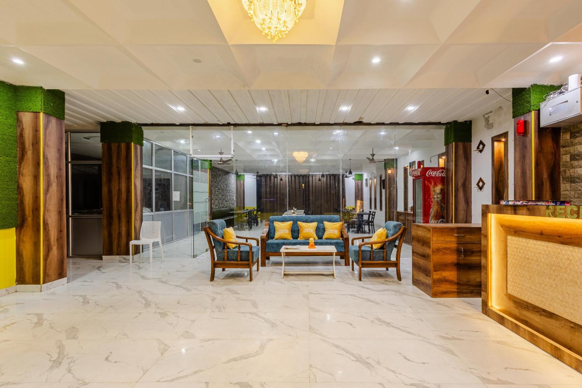 Lime Tree Hotel And Banquet Vrindavan Bagian luar foto