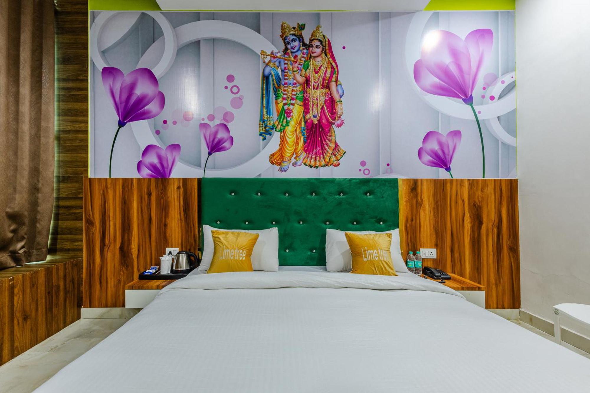 Lime Tree Hotel And Banquet Vrindavan Bagian luar foto