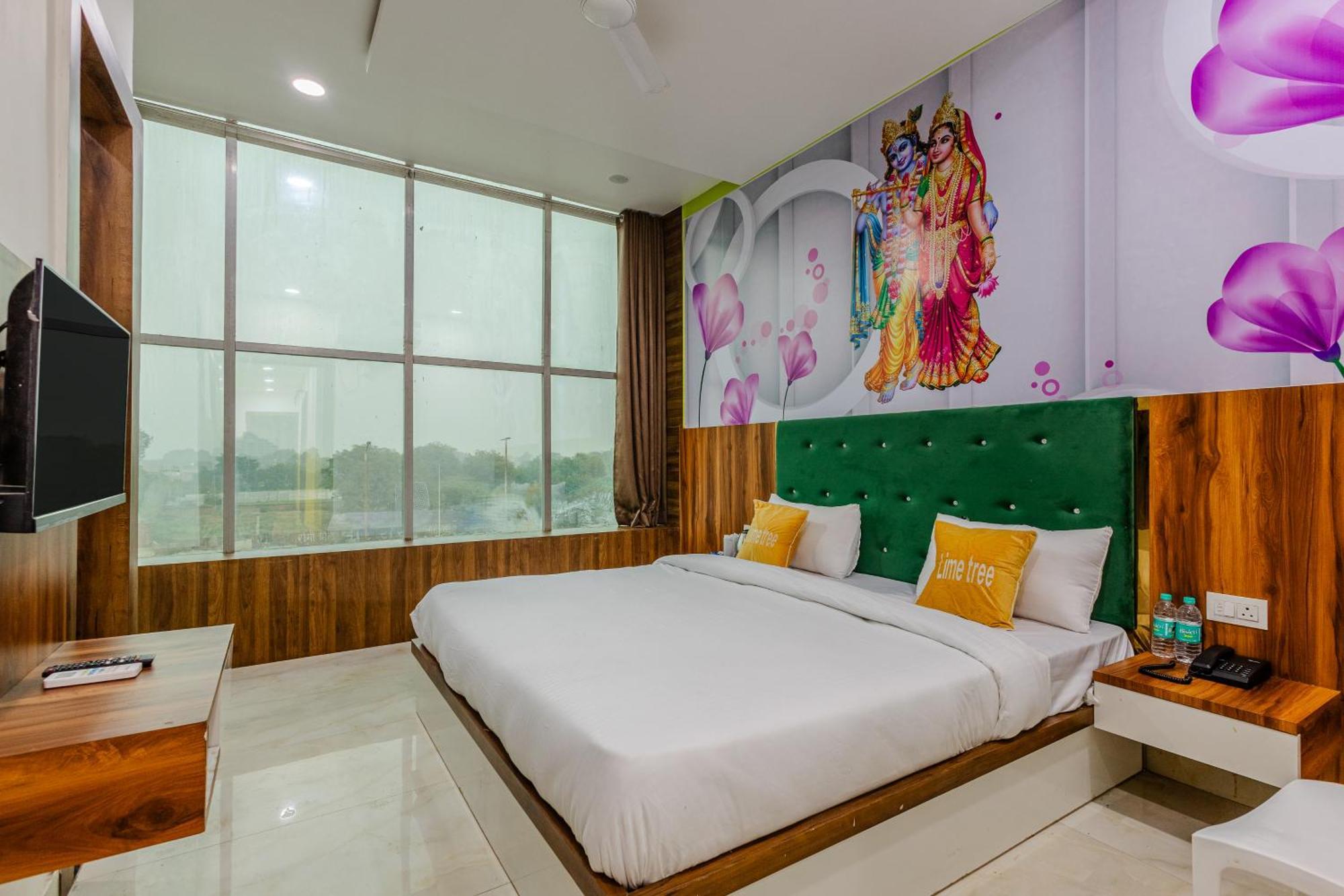 Lime Tree Hotel And Banquet Vrindavan Bagian luar foto