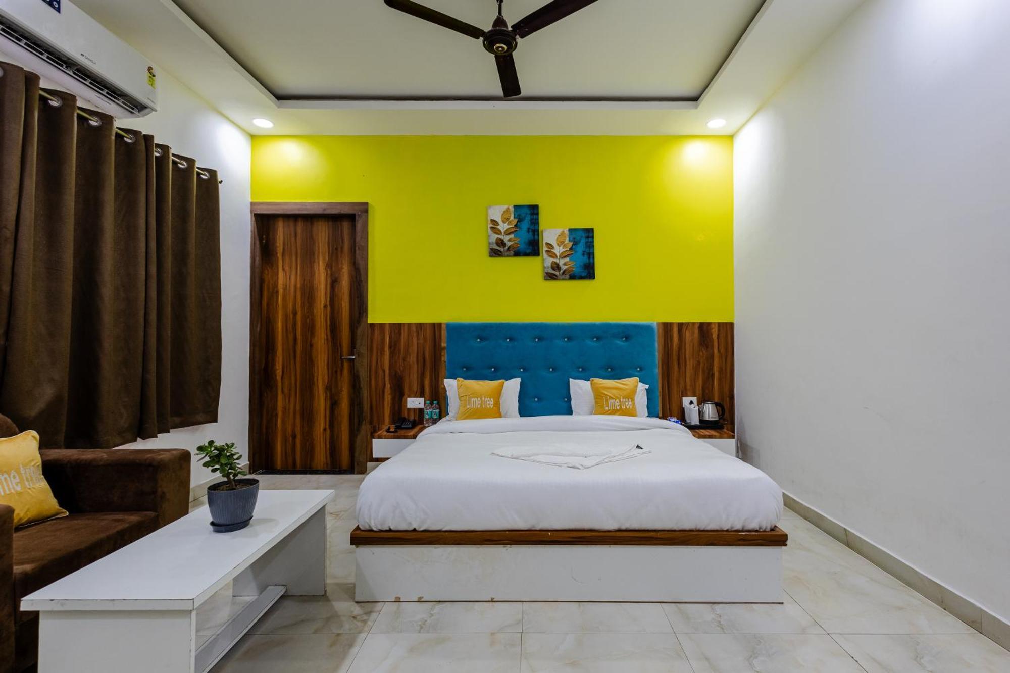 Lime Tree Hotel And Banquet Vrindavan Bagian luar foto