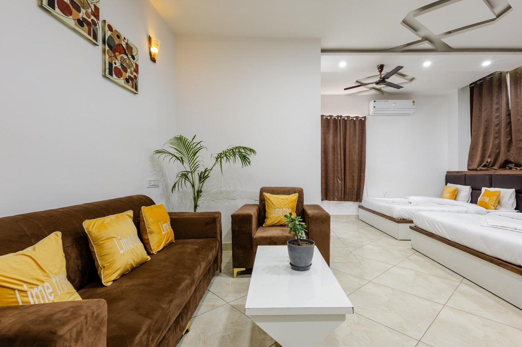 Lime Tree Hotel And Banquet Vrindavan Bagian luar foto