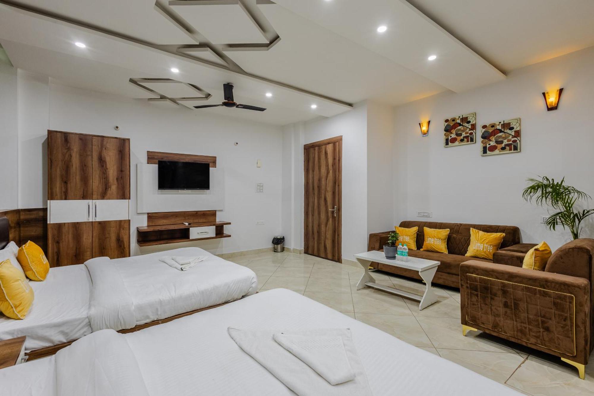 Lime Tree Hotel And Banquet Vrindavan Bagian luar foto