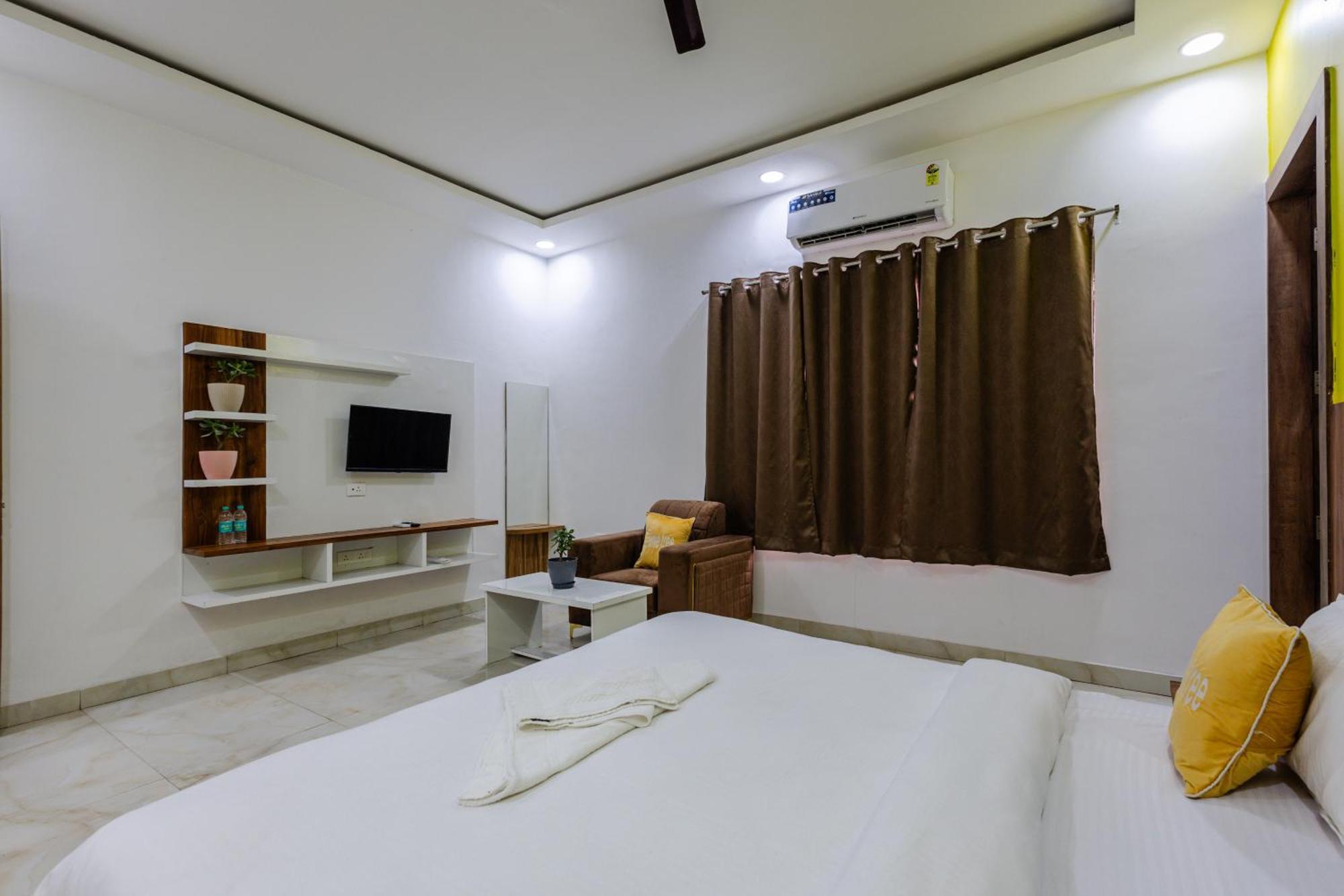 Lime Tree Hotel And Banquet Vrindavan Bagian luar foto