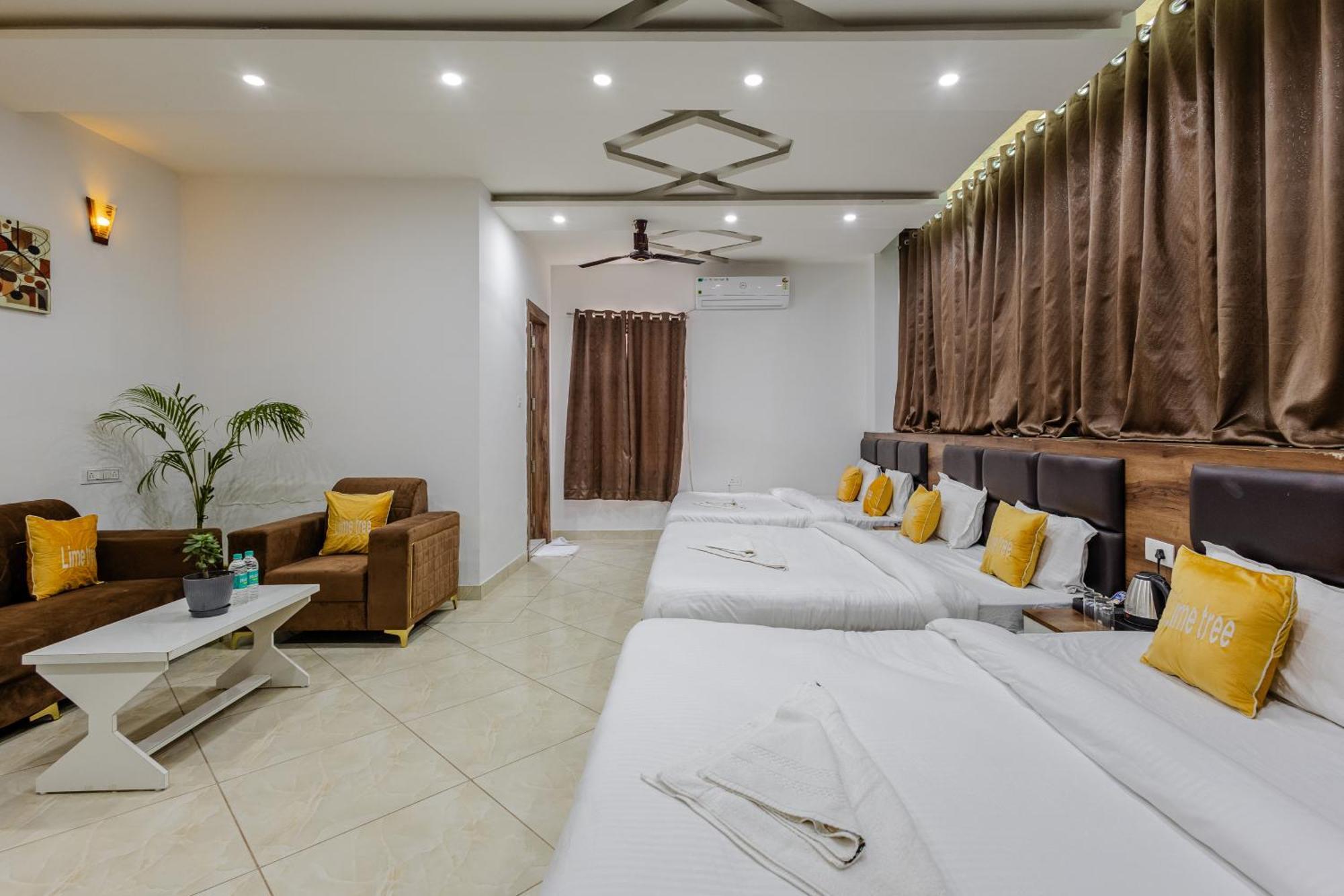 Lime Tree Hotel And Banquet Vrindavan Bagian luar foto